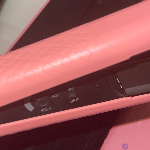 *SOLD* Hair Straightener by Pretty Young Thing (PYT) in “Bubble Gum Yum” - Picture 3 of 4